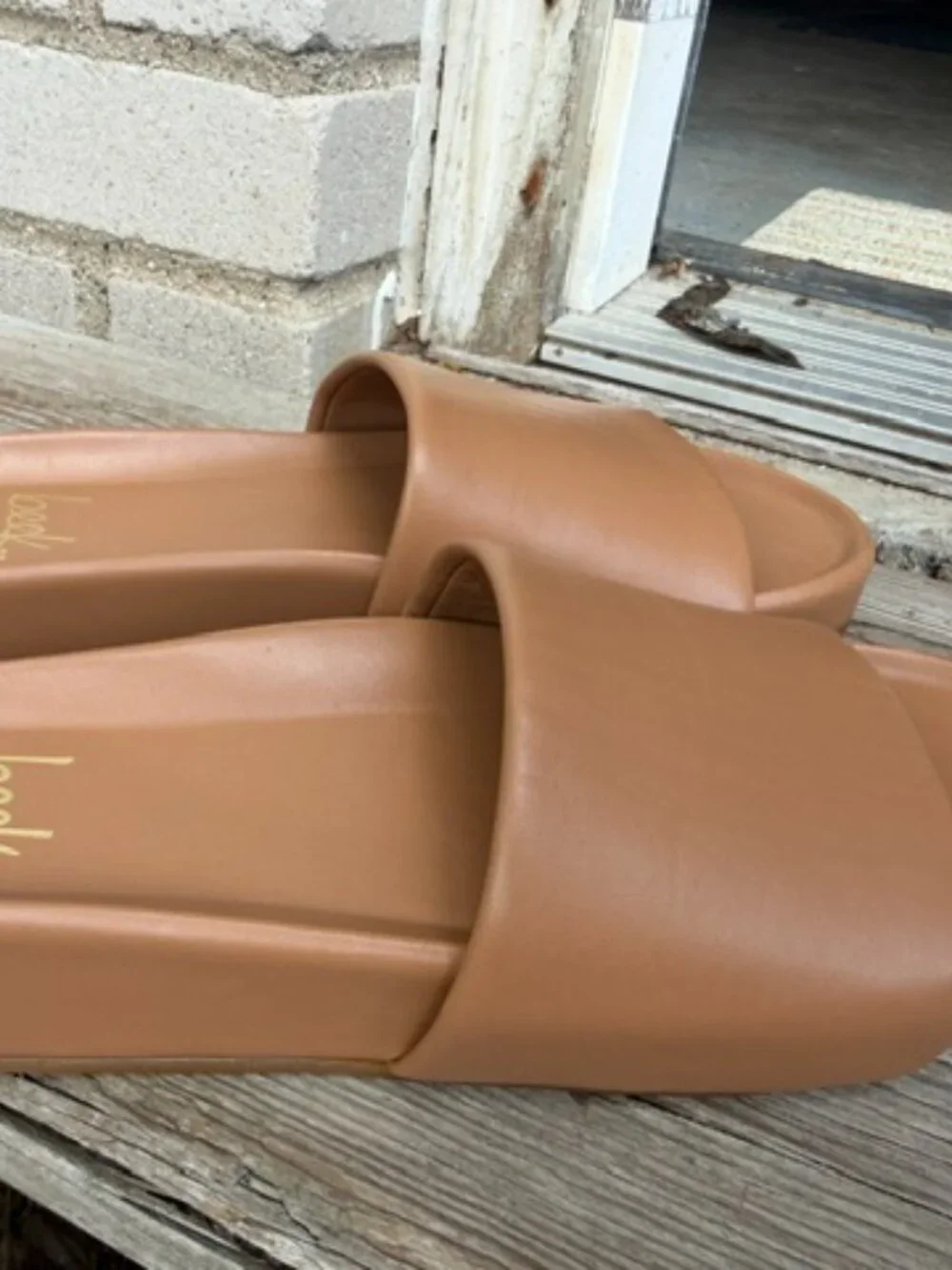 Beek Pelican Slide Sandal Sz 7  NEW